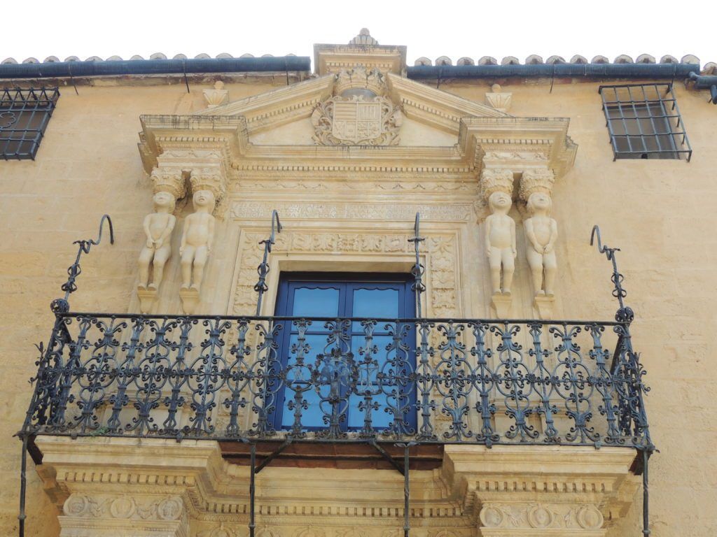 Palacio del Marques de Salvatierra, 4 Inca figures on entrance